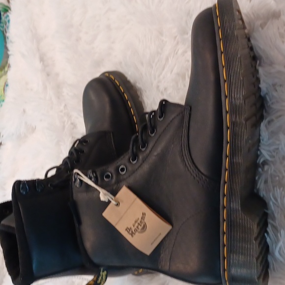 Black Dr. Martens 1460 Pascal Warmwair Leather Lace Up Boot NEW Men's SZ 12M - Picture 11 of 15